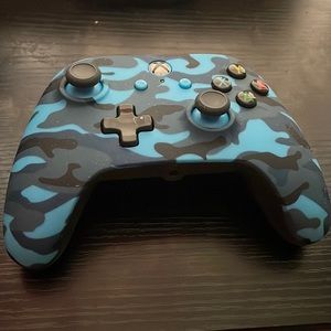 Blue camo WIRED Xbox 1 controller